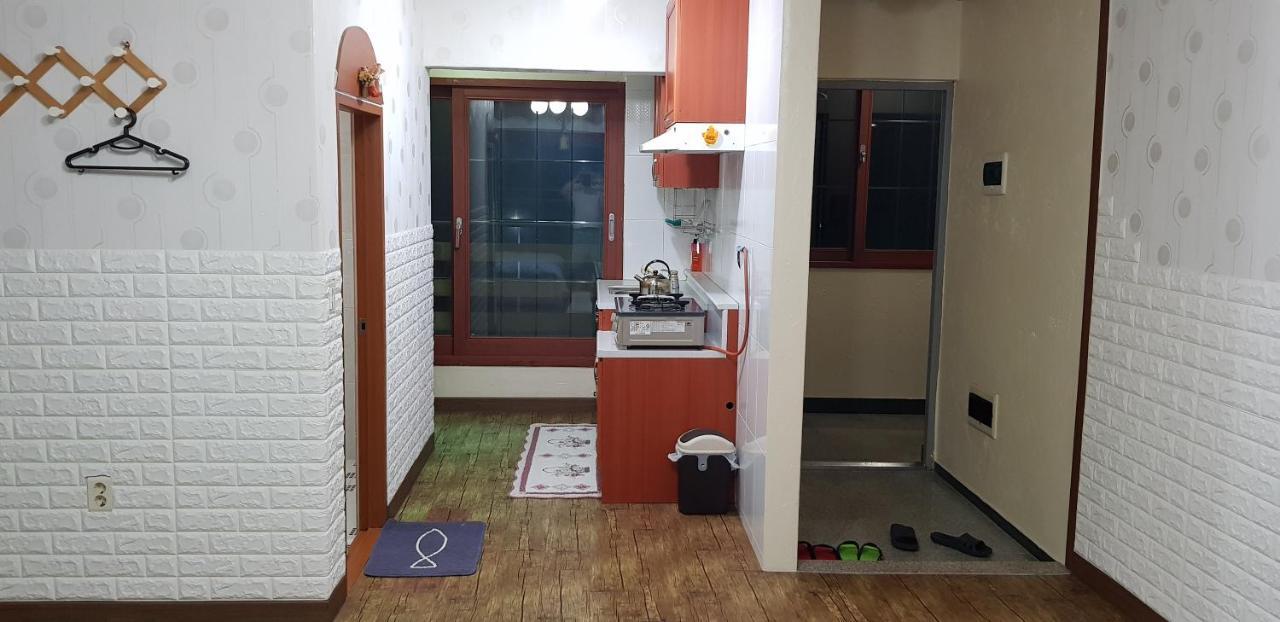 Ostello Jun House Jeju Esterno foto